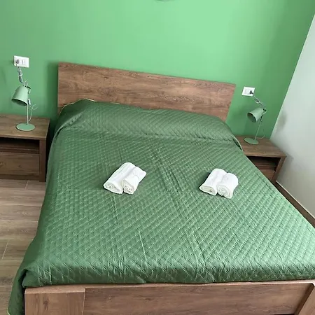 Green Lovers Apartment *